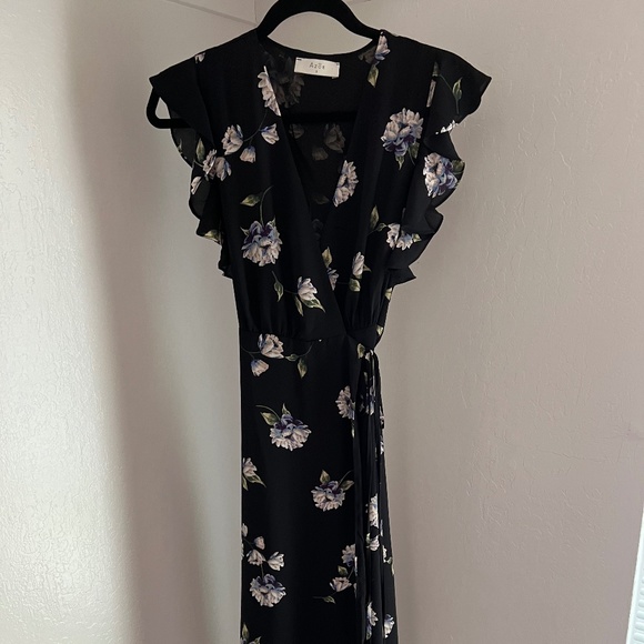 Flattering Azoe wrap maxi dress - Picture 1 of 4